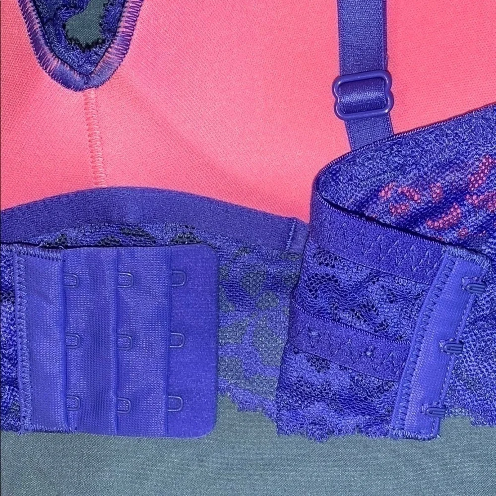 VS PINK Padded Bra - Picture 7 of 15